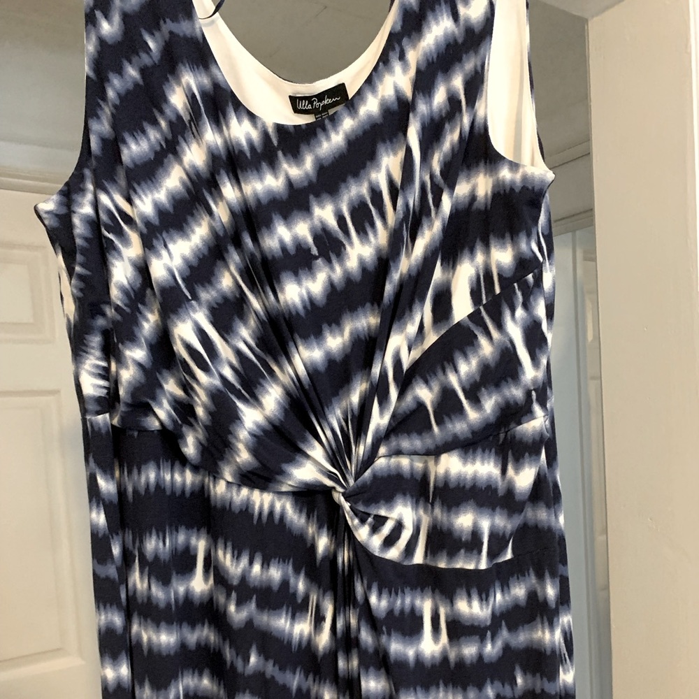 Ladies dress plus size with twist decoration in front